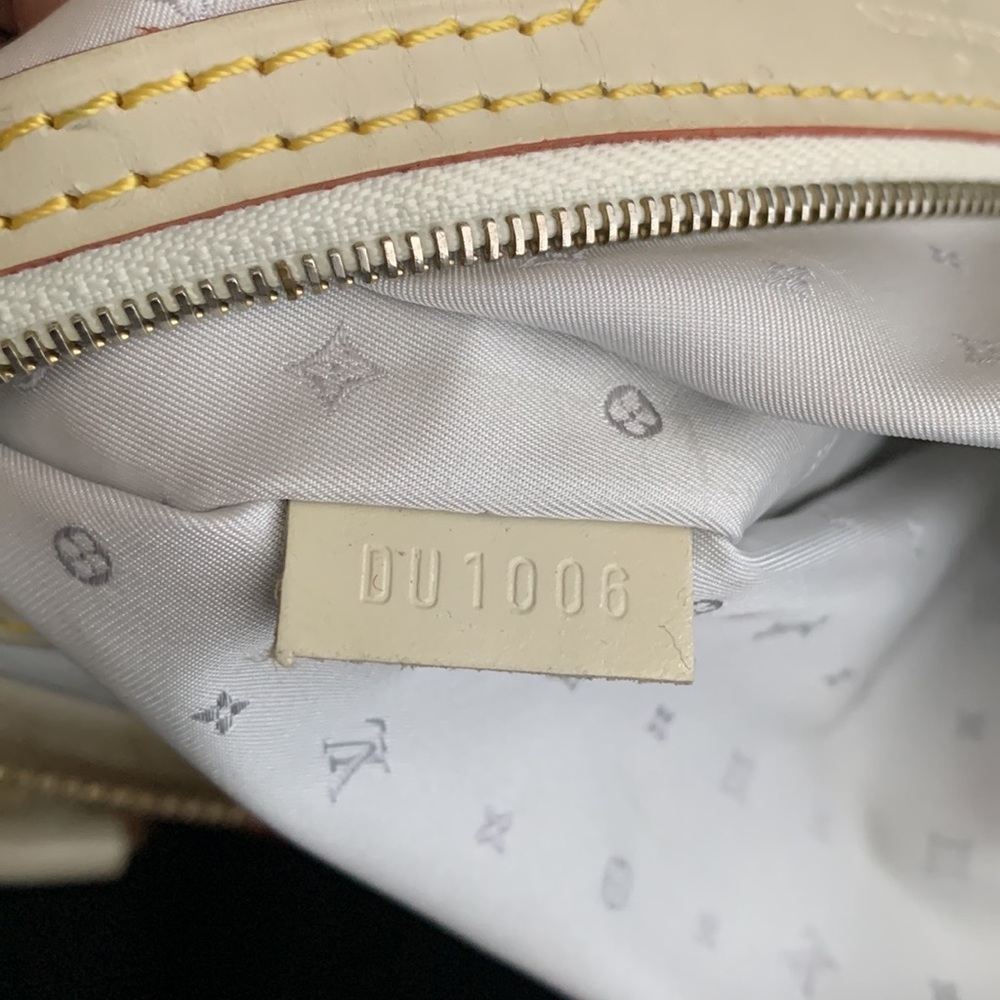 Louis Vuitton Suhali Lockit Bag in Preloved condition - Picture 11 of 16